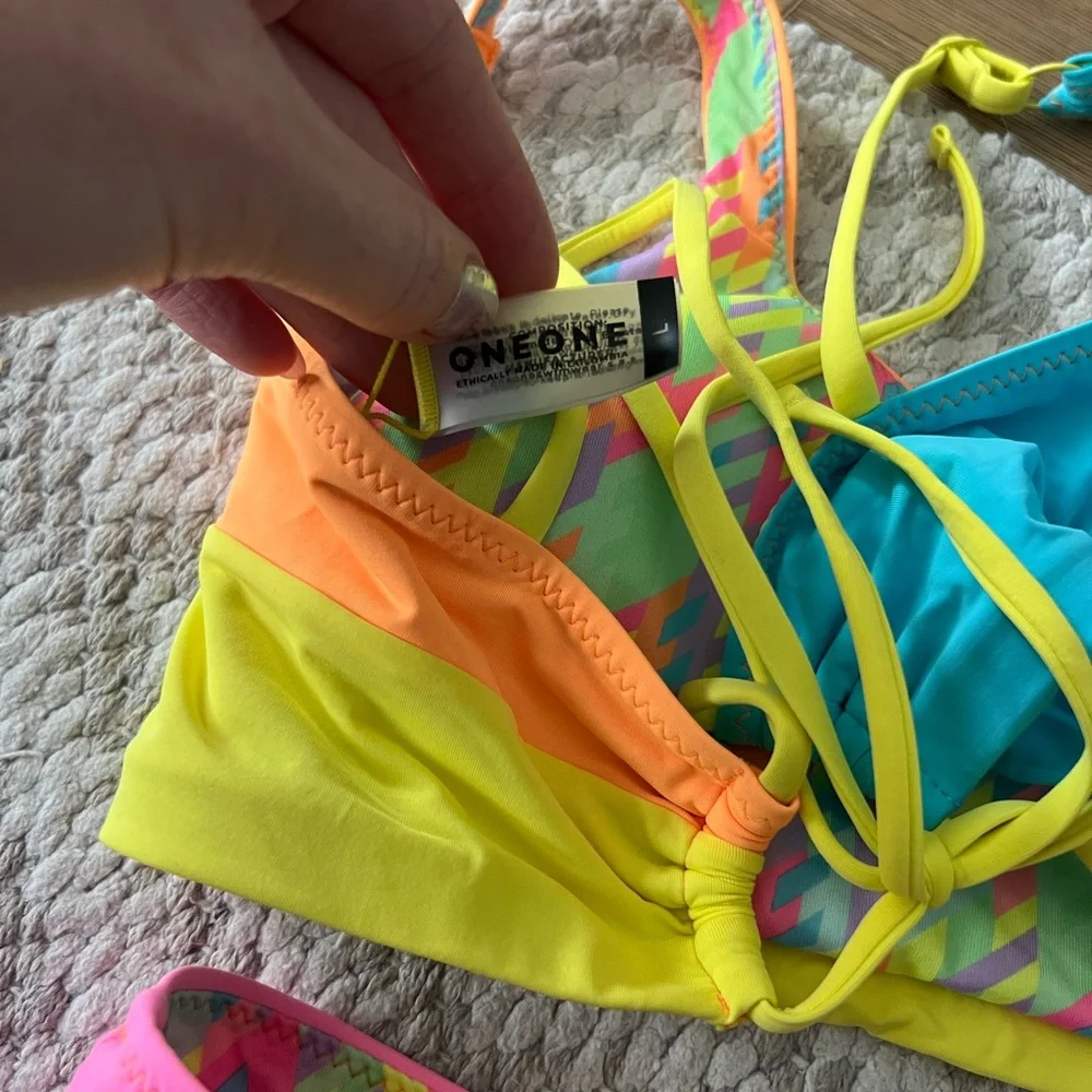 Reversible Colorblock Bikini Set - Picture 3 of 3